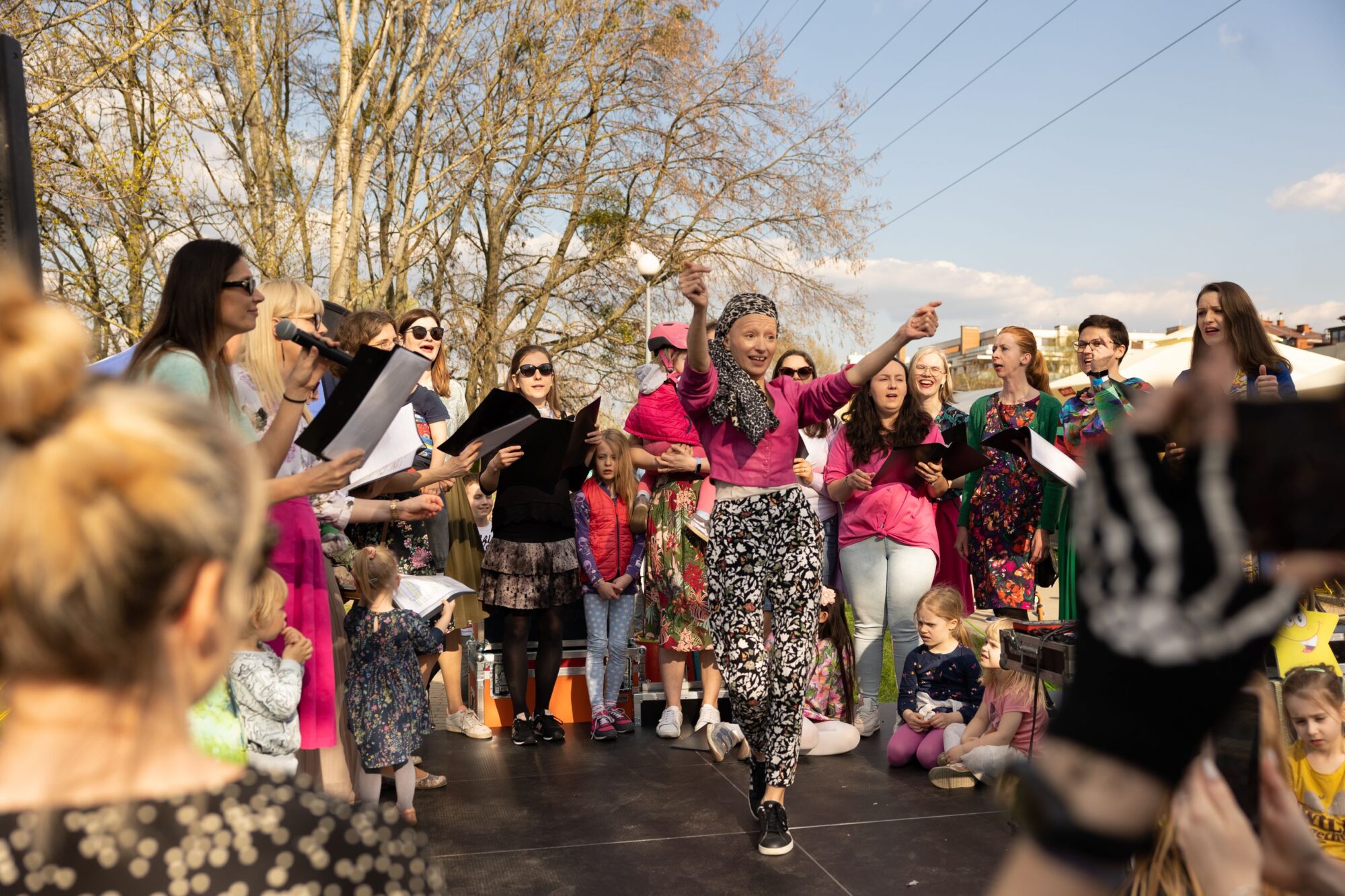Chór Mam na koncercie plenerowym